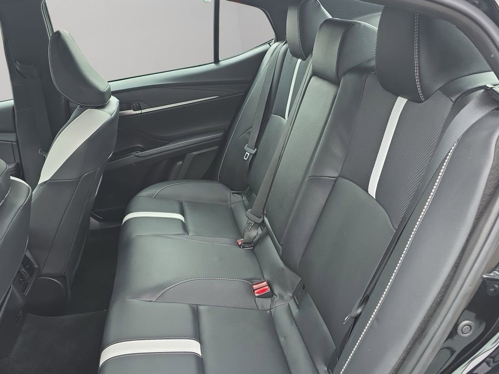 Used 2025 Toyota Camry SE image 9