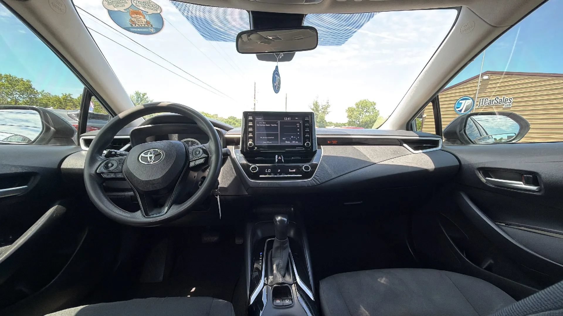 Used 2021 Toyota Corolla LE FWD image 29