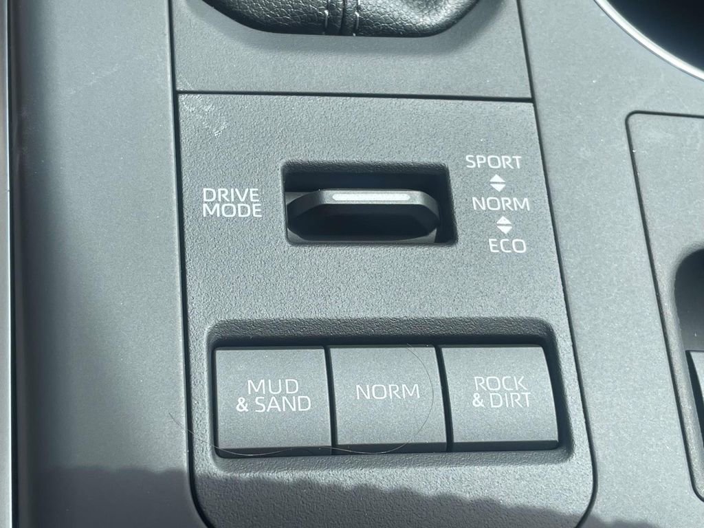 New 2026 Toyota Highlander XLE AWD/4WD image 24