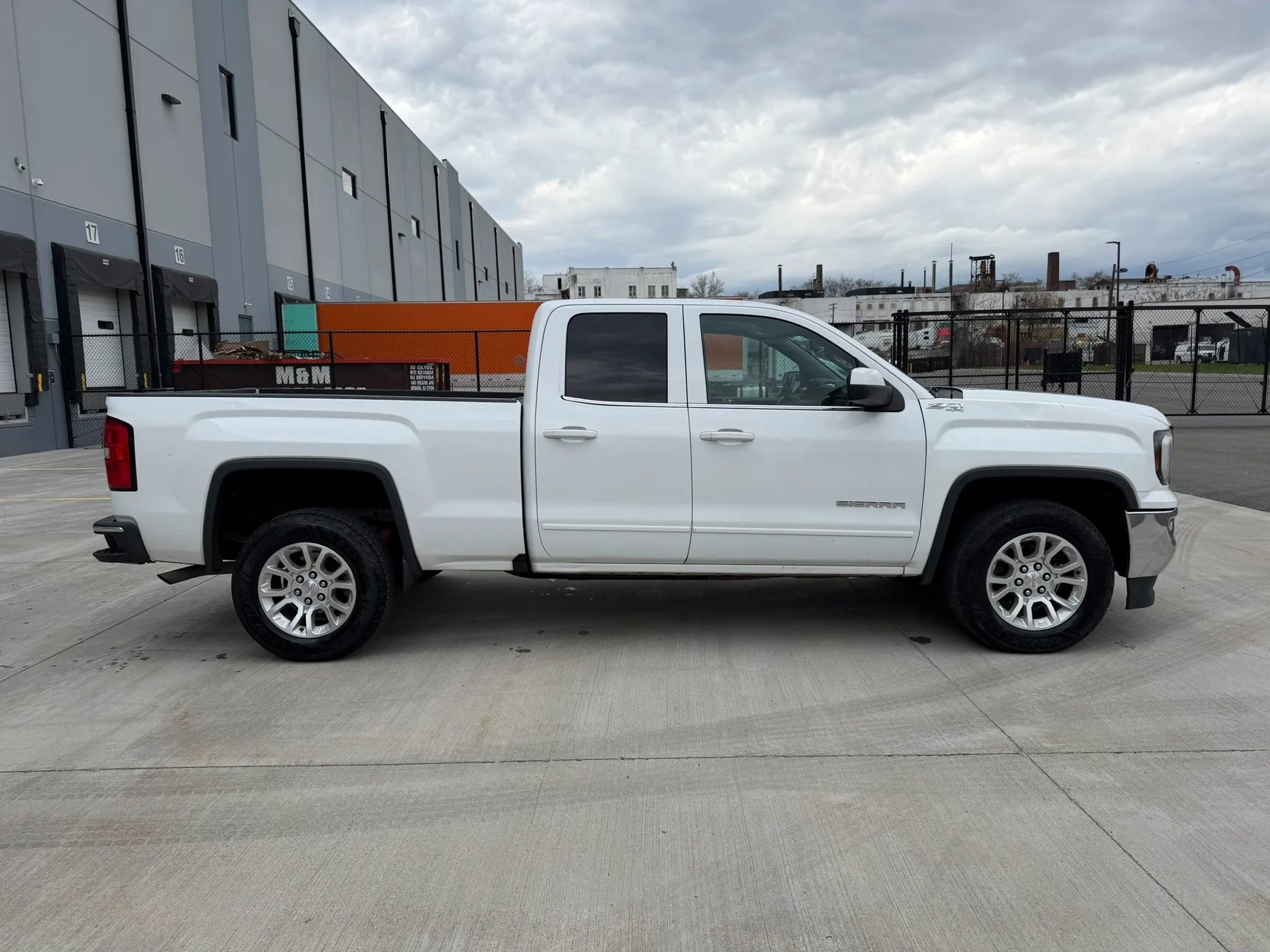 Used 2018 GMC Sierra 1500 SLE w/ SLE Value Package image 7