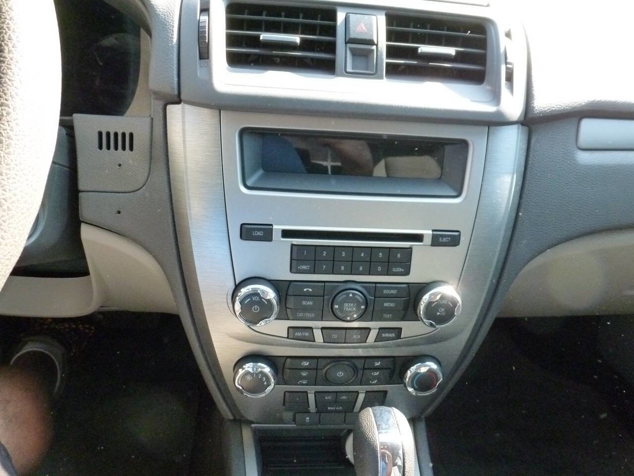 Used 2010 Ford Fusion SE FWD image 13