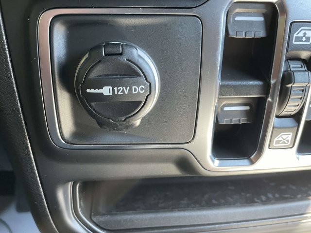 New 2027 Jeep Wrangler Unlimited Sahara AWD/4WD image 32