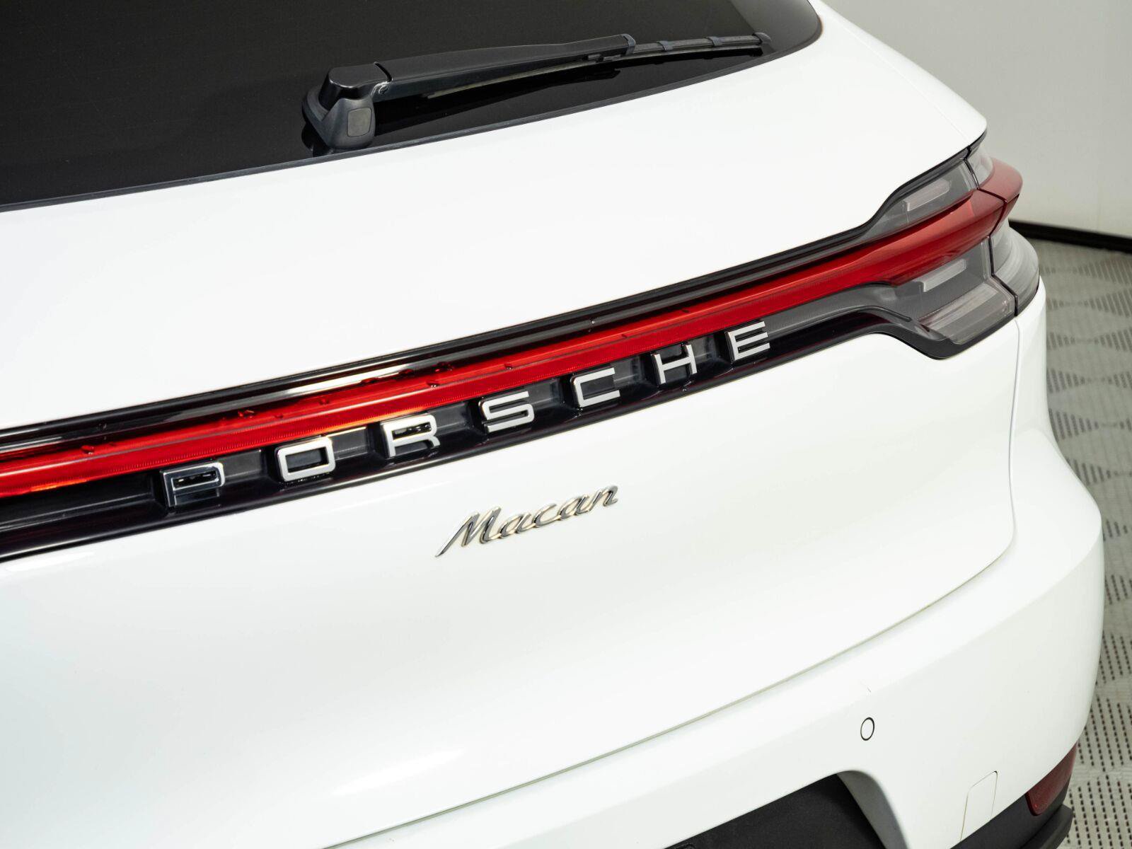 Used 2021 Porsche Macan AWD/4WD image 36