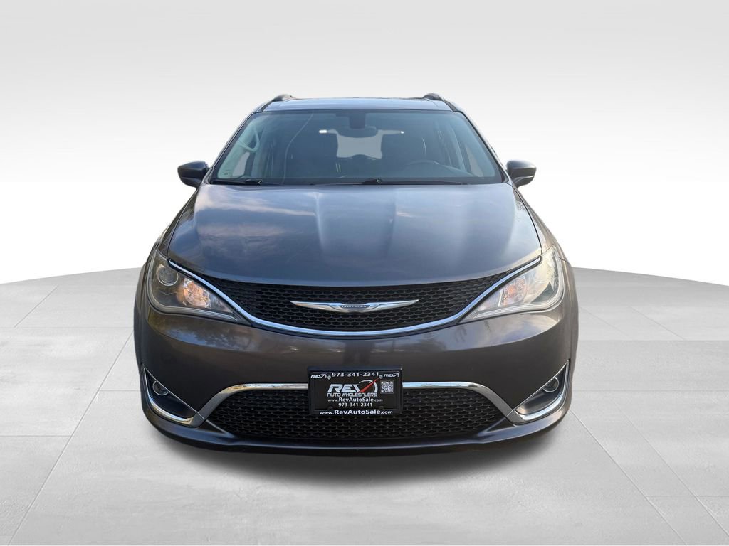 Used 2017 Chrysler Pacifica Touring-L image 11