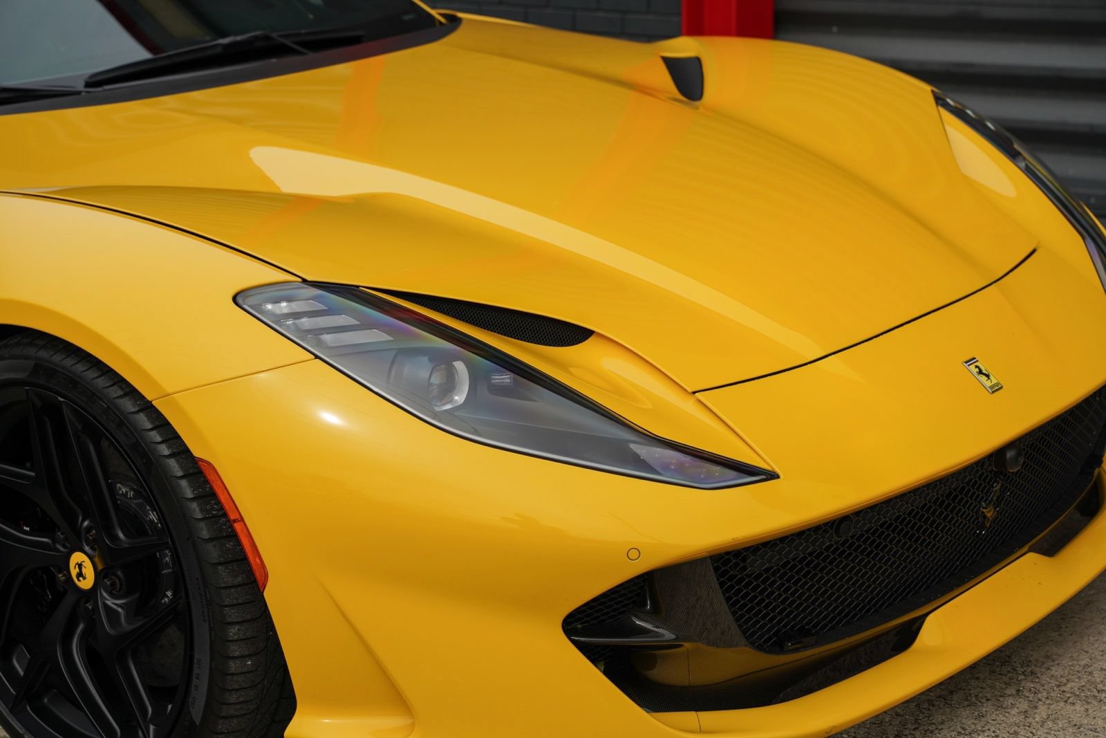 Used 2019 Ferrari 812 Superfast RWD image 7