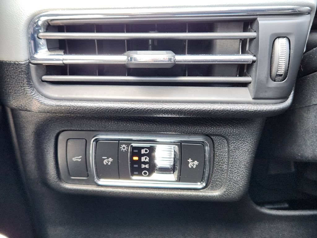 Used 2020 Lincoln Corsair AWD w/ Equipment Group 101A image 31