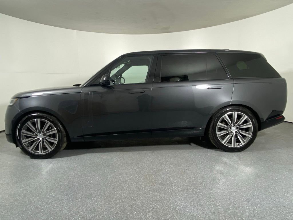 Used 2023 Land Rover Range Rover Long Wheelbase SE image 8