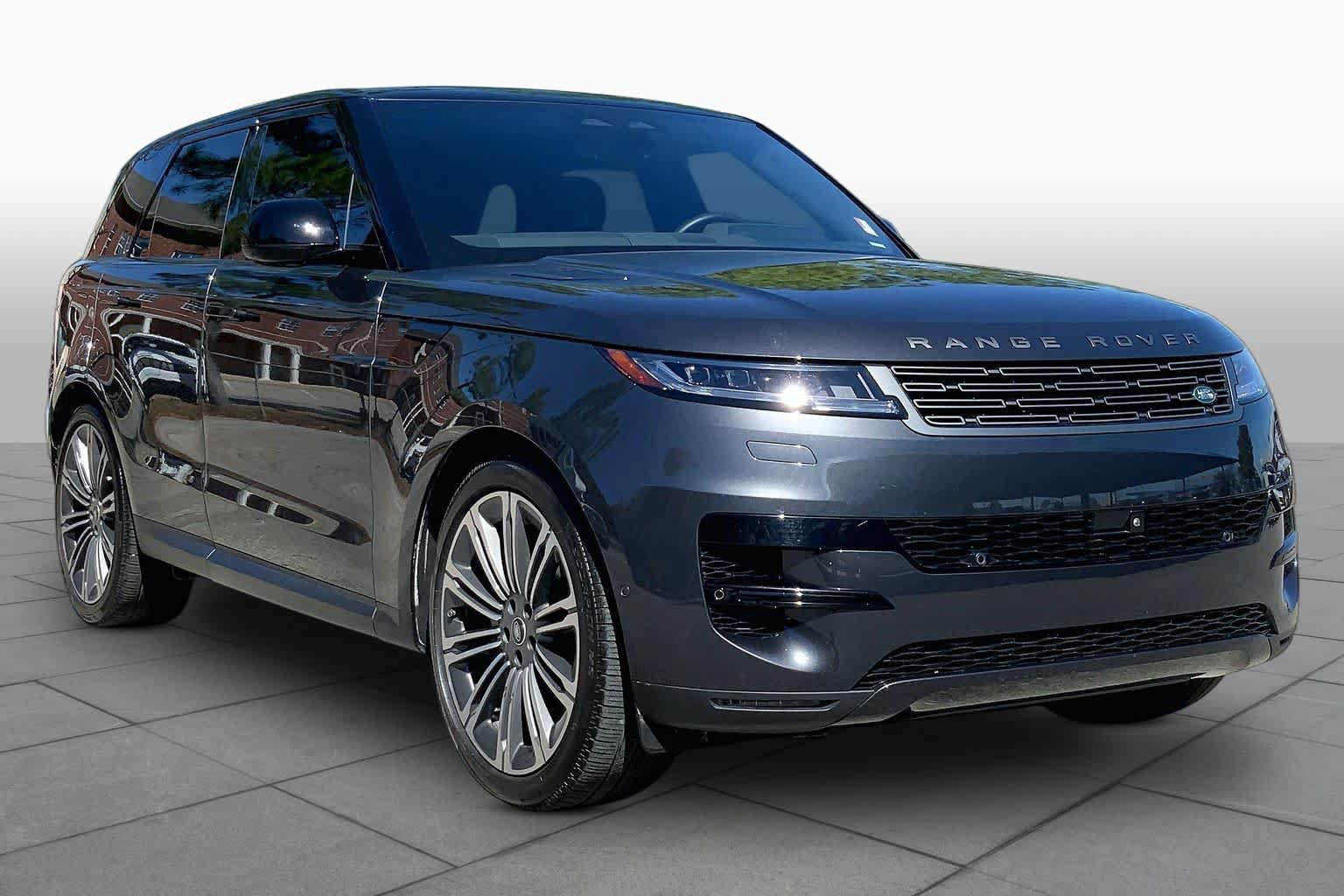 Used 2025 Land Rover Range Rover Sport SE AWD/4WD image 3