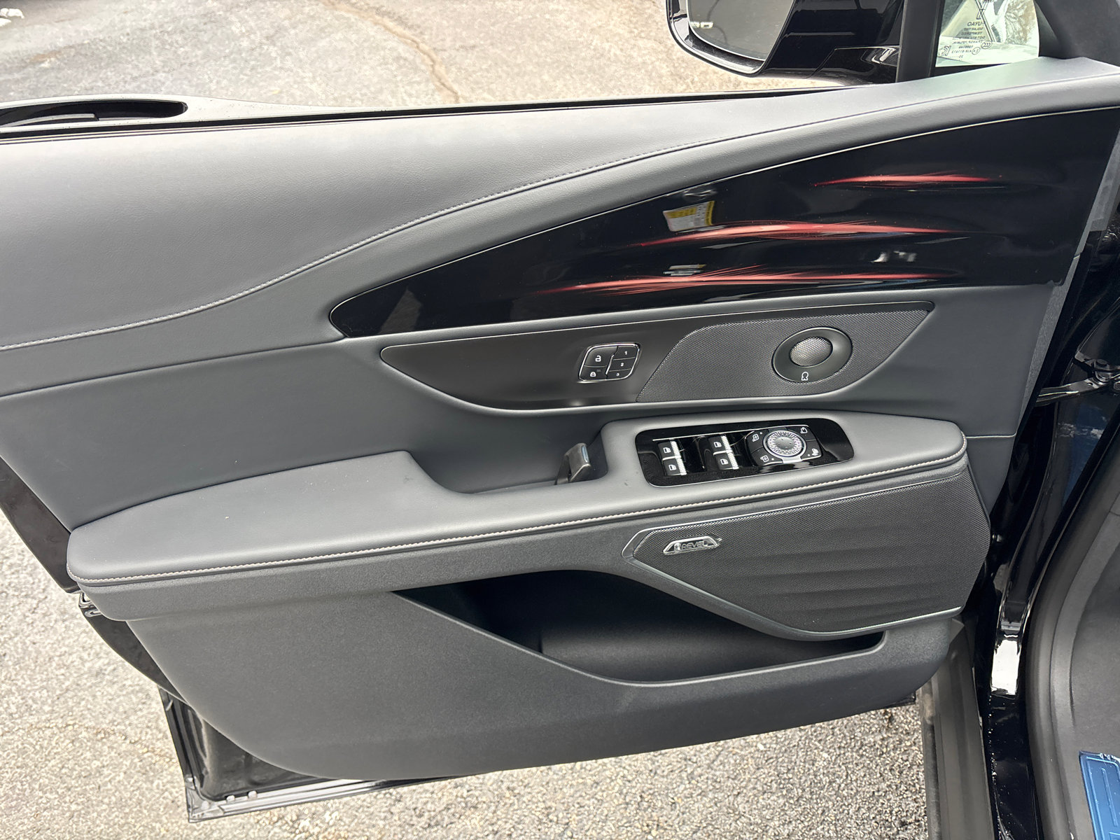 New 2026 Lincoln Nautilus Reserve w/ Jet Appearance Package image 11