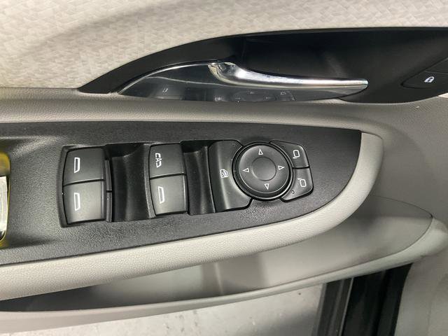 Used 2019 Chevrolet Bolt Premier image 9