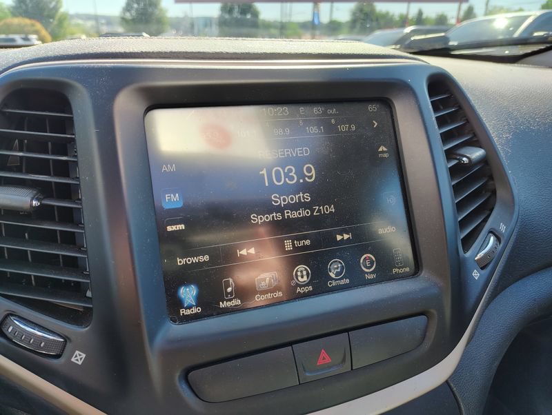 Used 2016 Jeep Cherokee Limited FWD image 15