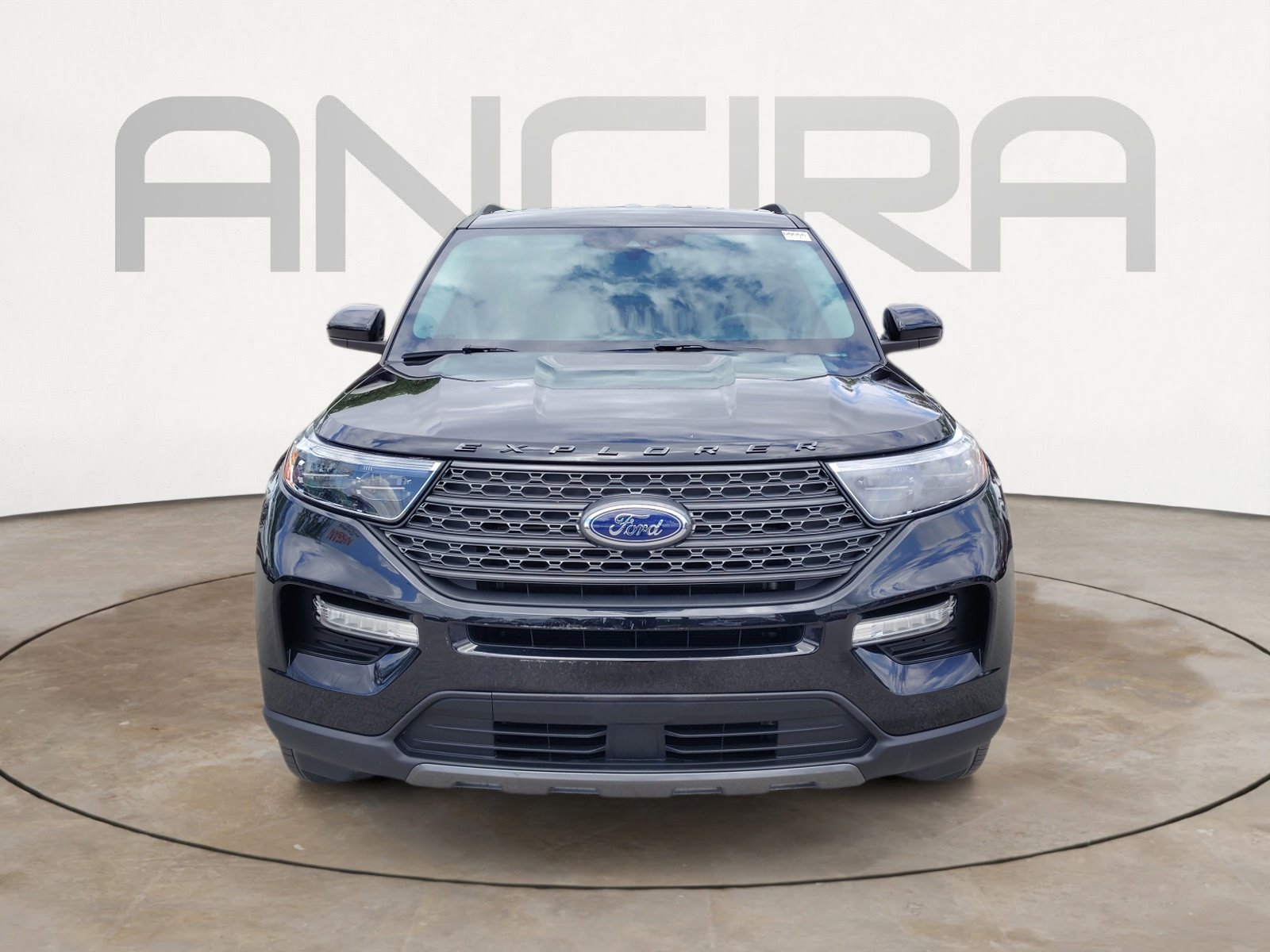 Used 2024 Ford Explorer XLT w/ Equipment Group 202A AWD/4WD image 8