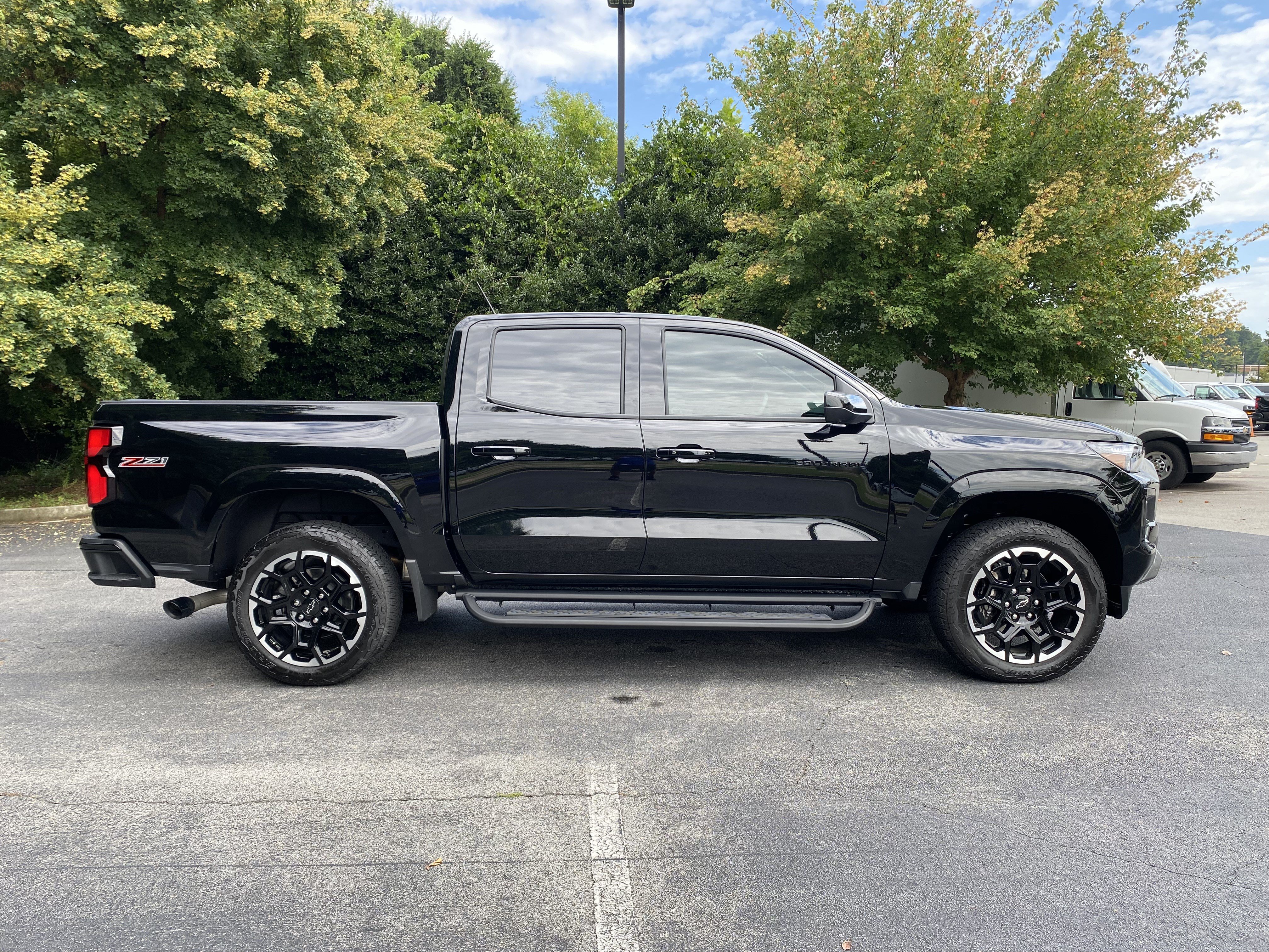 Used 2026 Chevrolet Colorado Z71 w/ Technology Package AWD/4WD image 10