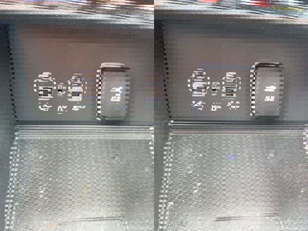 Used 2024 Jeep Grand Cherokee Altitude image 13