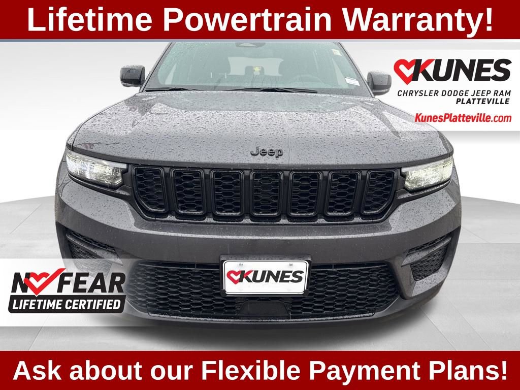 Used 2023 Jeep Grand Cherokee Altitude AWD/4WD image 11