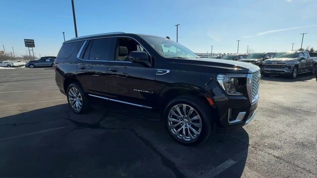 Used 2024 GMC Yukon Denali w/ Advanced Technology Package image 2