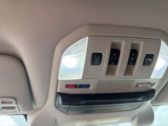 Used 2022 Subaru Ascent Limited w/ Technology Package image 18