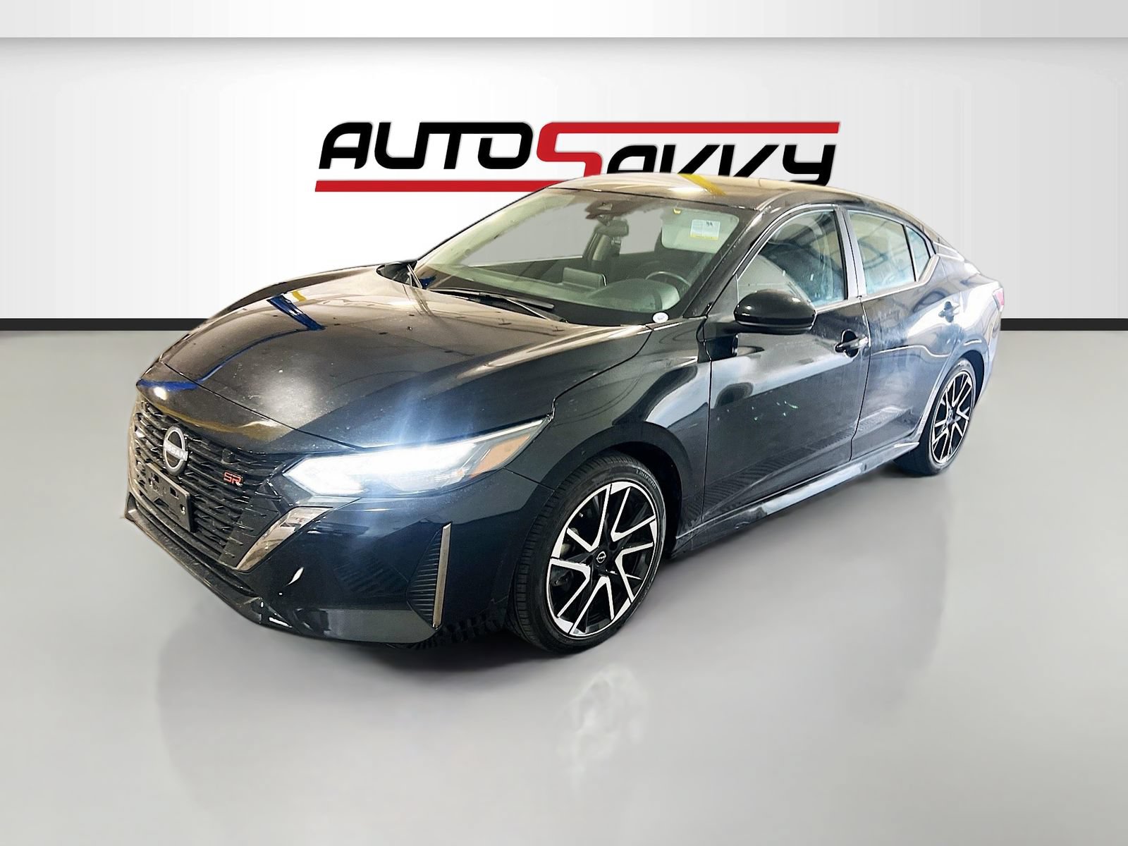 Used 2025 Nissan Sentra SR FWD image 3