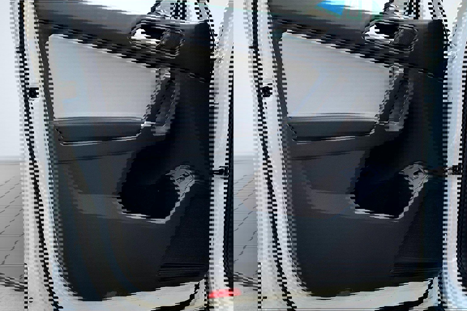 Used 2020 Volkswagen Tiguan SEL image 22