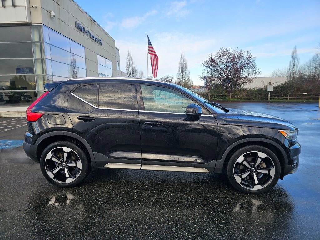 Used 2019 Volvo XC40 T4 Inscription image 8