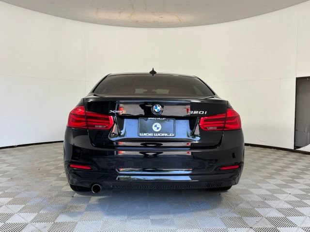 Used 2017 BMW 320i xDrive Sedan AWD/4WD image 6
