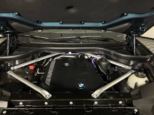 Used 2024 BMW X7 xDrive40i w/ Premium Package AWD/4WD image 45