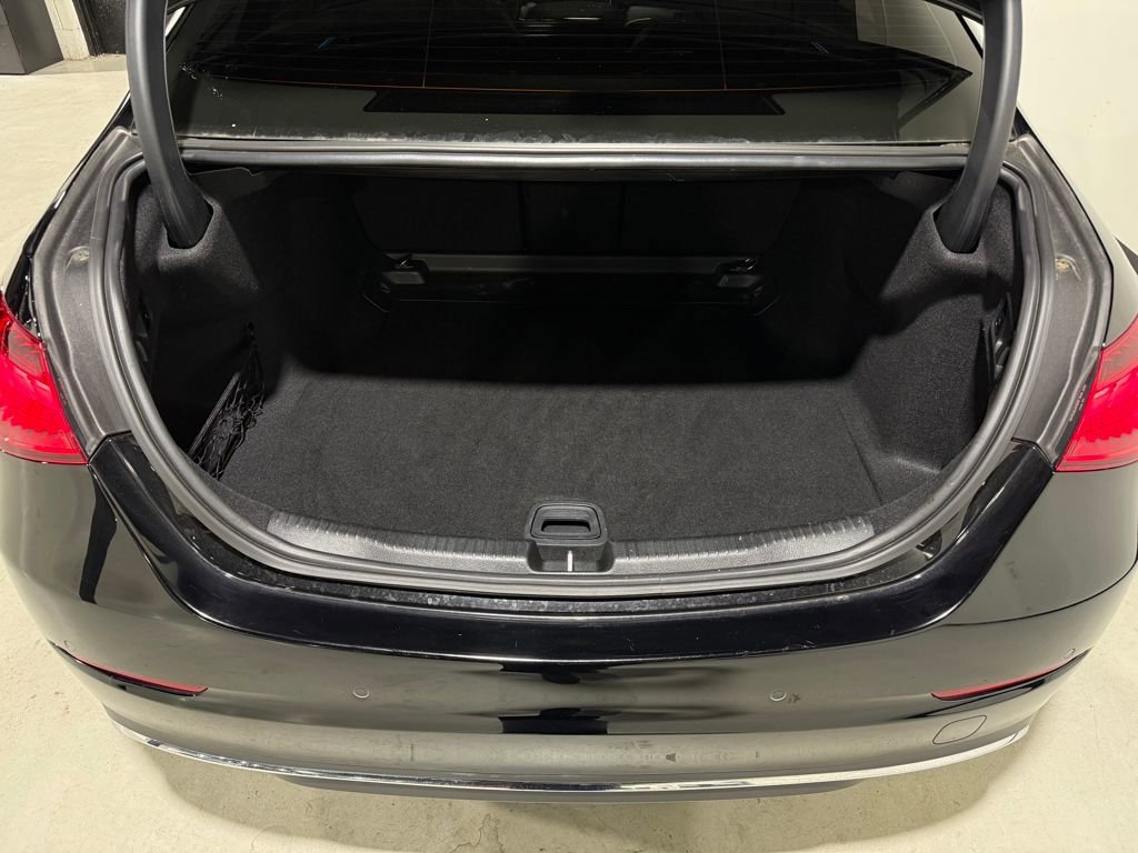 Used 2024 Mercedes-Benz C 300 Sedan image 9