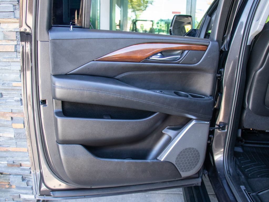 Used 2017 Cadillac Escalade ESV Premium Luxury AWD/4WD image 20