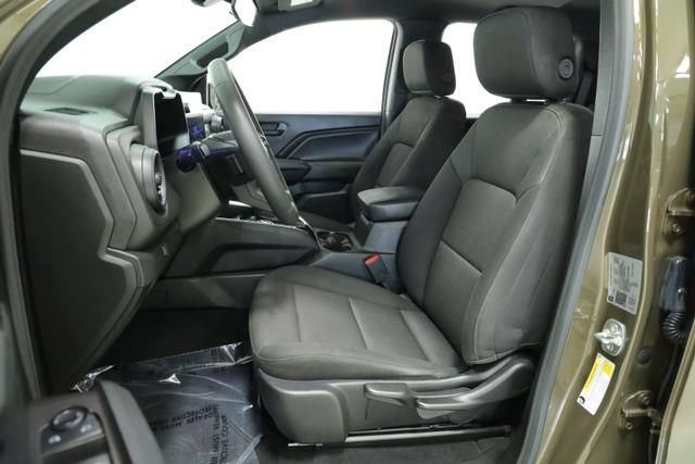 Used 2025 Chevrolet Colorado Trail Boss AWD/4WD image 30