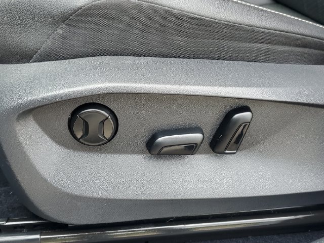 Used 2022 Volkswagen Tiguan SE FWD image 10
