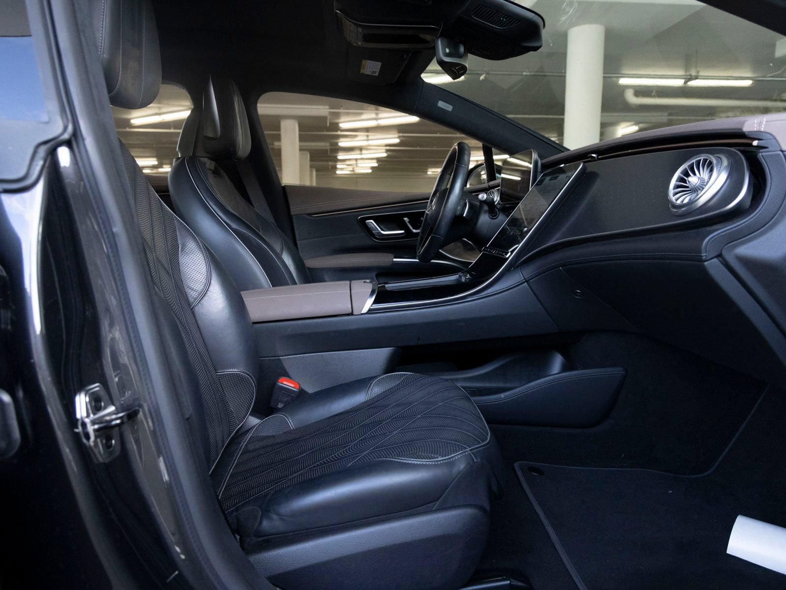 Used 2022 Mercedes-Benz EQS 450+ Sedan image 26
