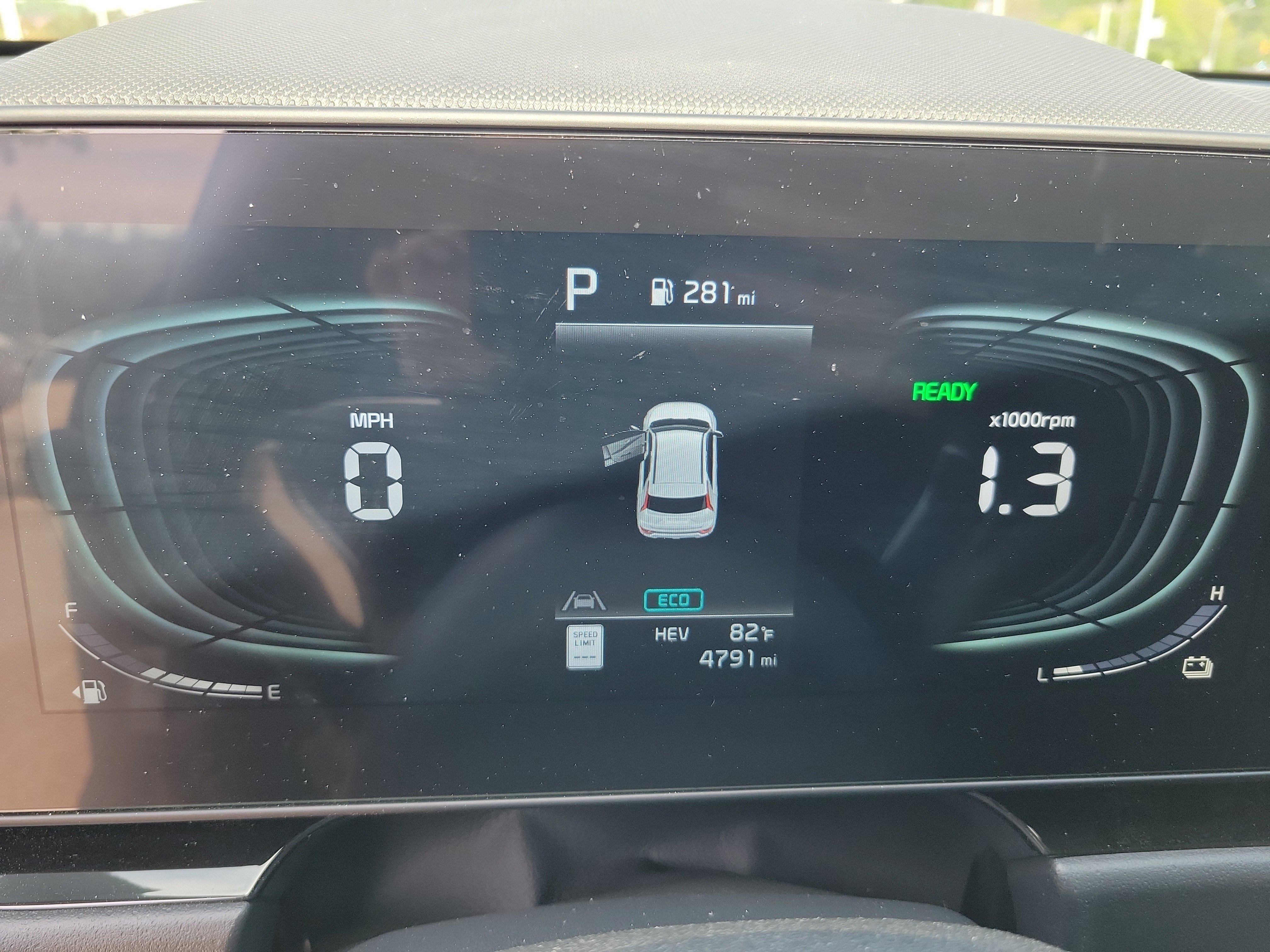 Used 2024 Kia Niro SX Touring image 15