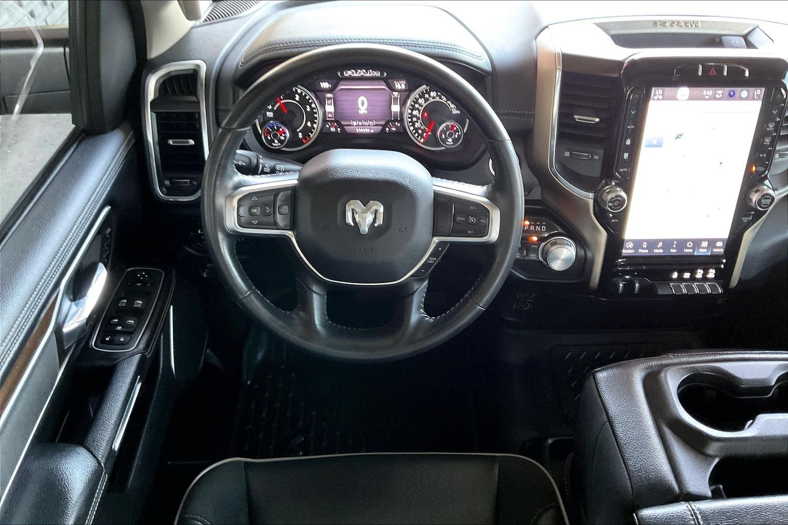 Used 2022 RAM 1500 Laramie AWD/4WD image 8