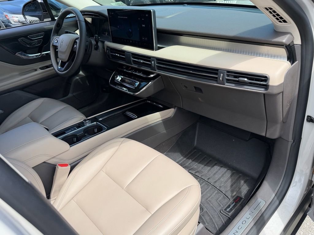 Certified 2024 Lincoln Corsair FWD image 14