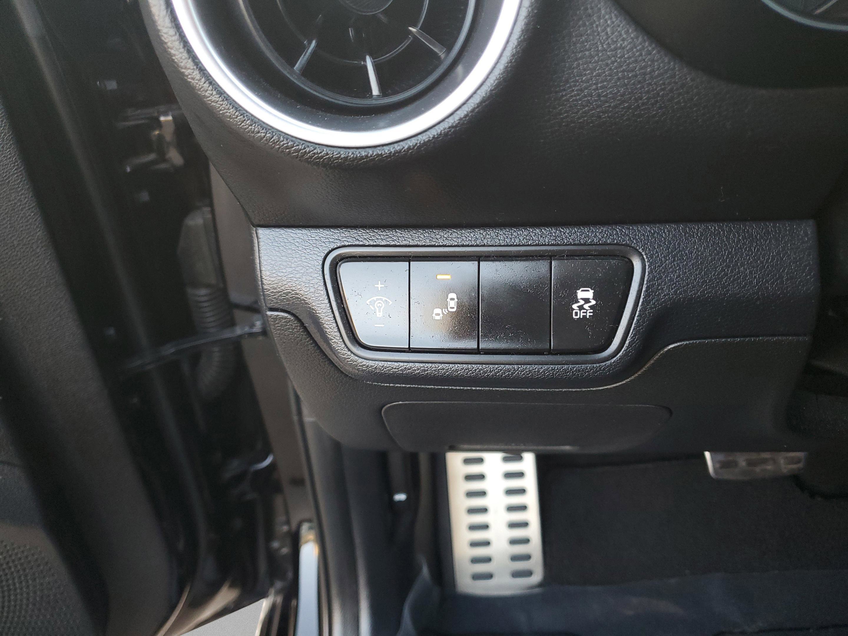 Used 2022 Kia Forte GT-Line image 32