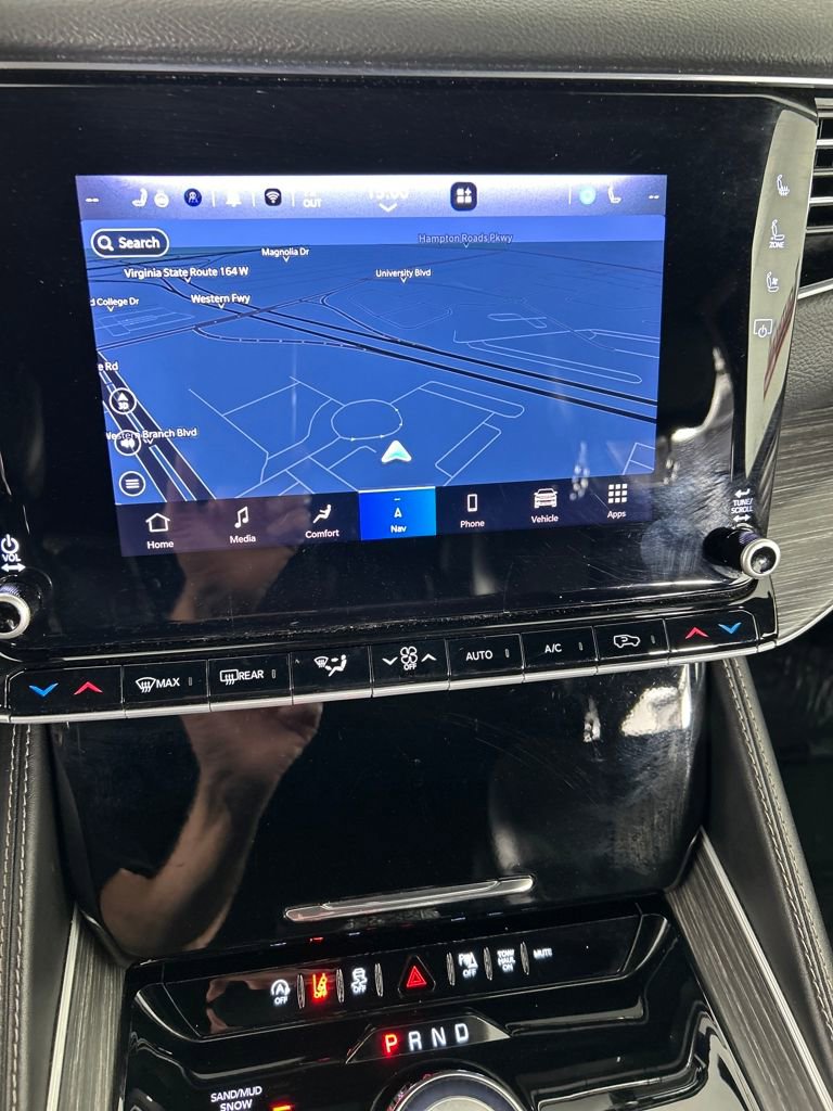 Used 2024 Jeep Wagoneer L Series II w/ Flexible Seating Group image 14