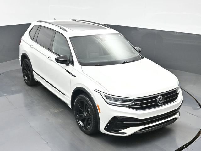 Used 2023 Volkswagen Tiguan SE R-Line FWD image 35