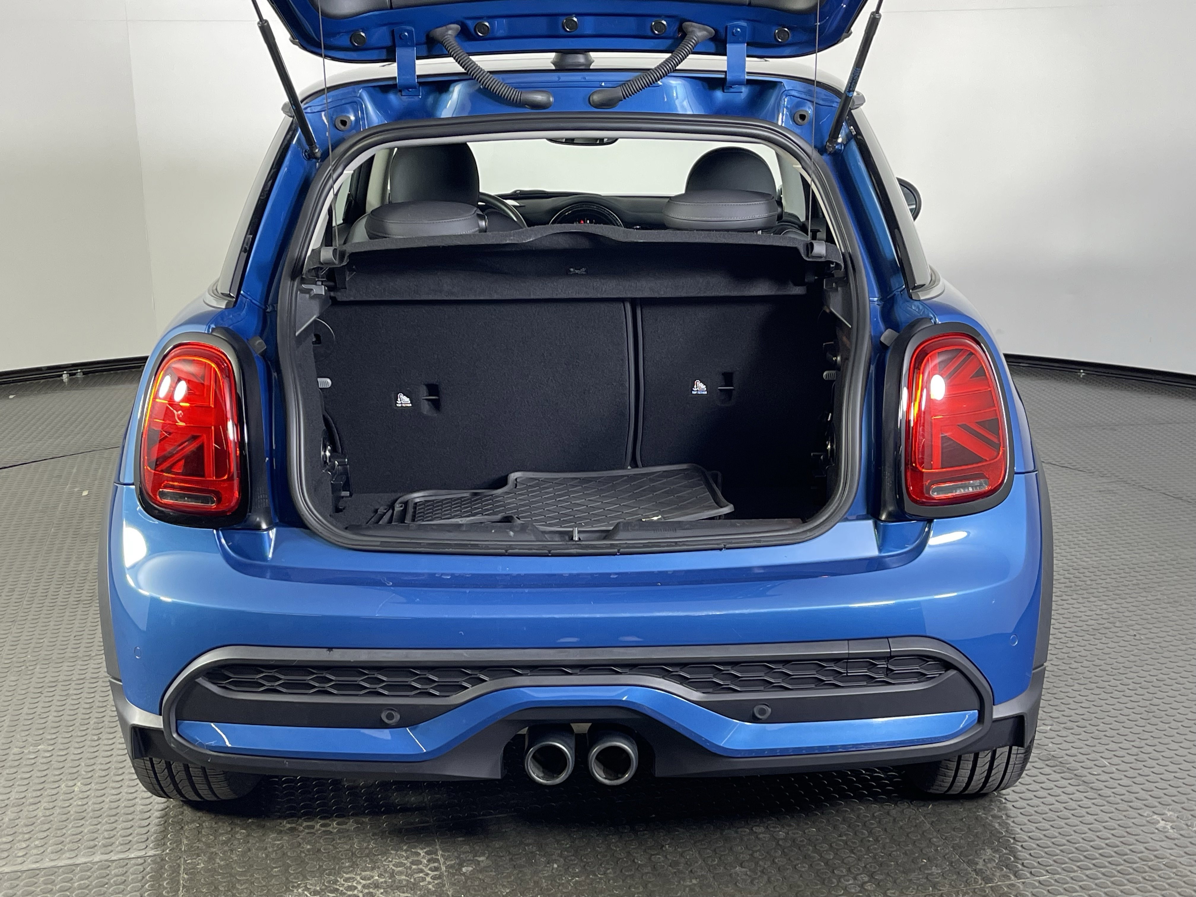 Used 2024 MINI Cooper S FWD image 8