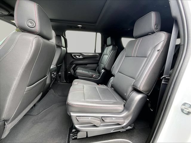 Used 2022 Chevrolet Suburban RST w/ Luxury Package AWD/4WD image 15