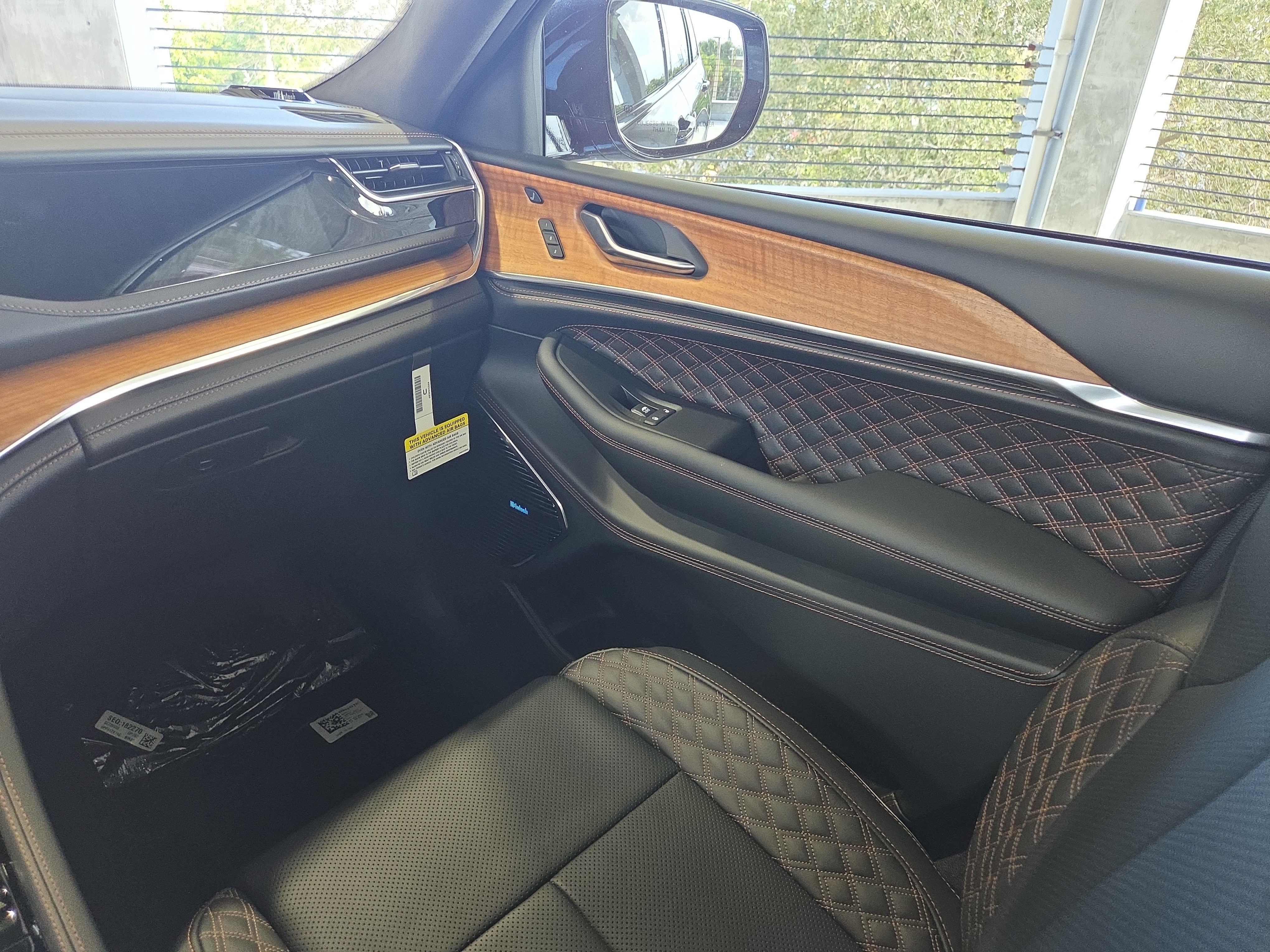 New 2025 Jeep Grand Cherokee L Summit AWD/4WD image 16
