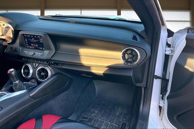 Used 2021 Chevrolet Camaro LT image 17