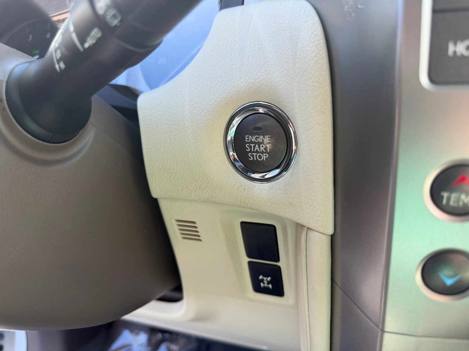Used 2016 Lexus GX 460 Luxury w/ Preferred Accessory Package AWD/4WD image 28