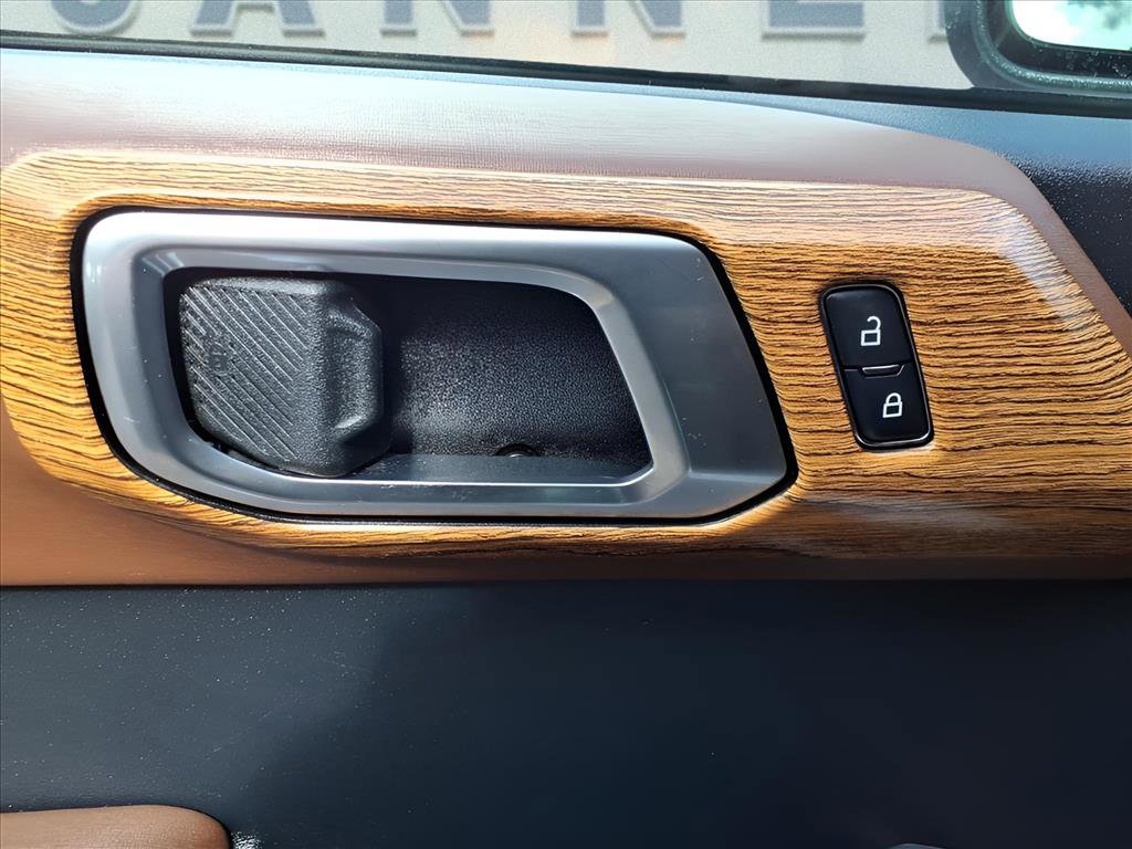 Used 2023 Ford Bronco Outer Banks image 17