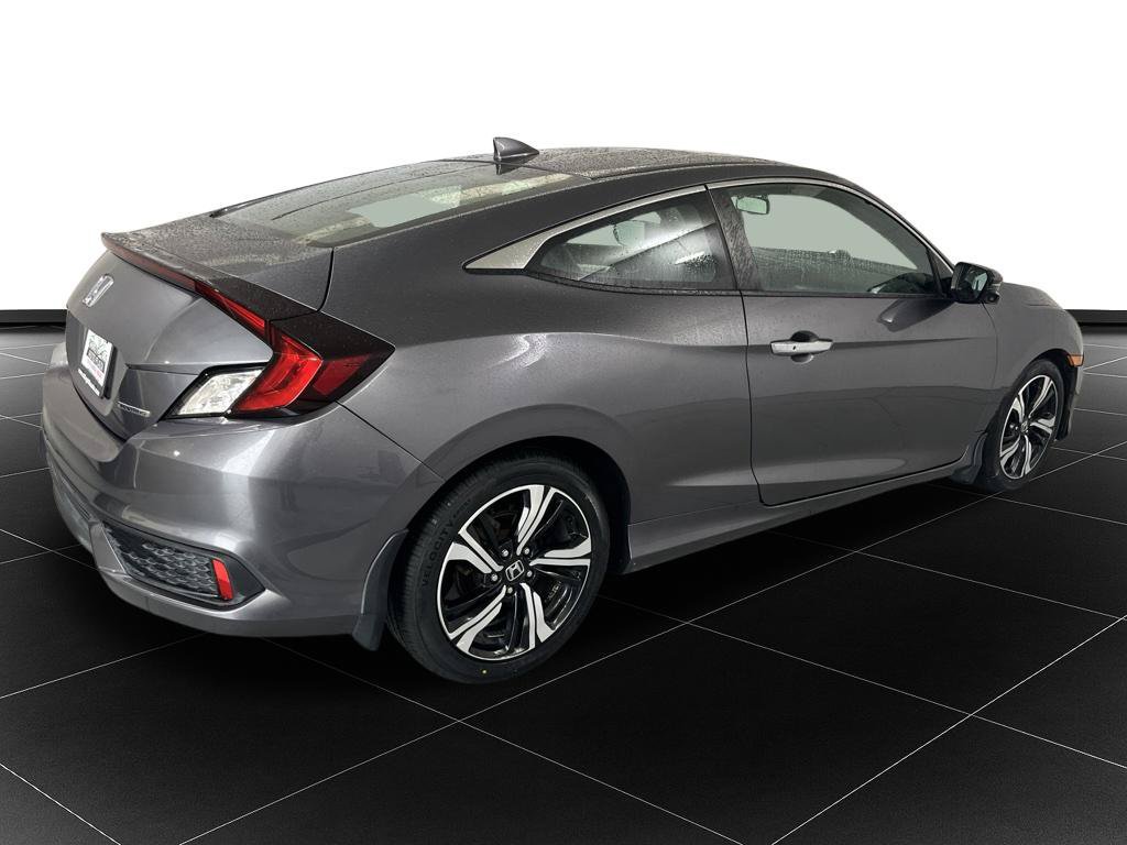 Used 2016 Honda Civic Touring image 5