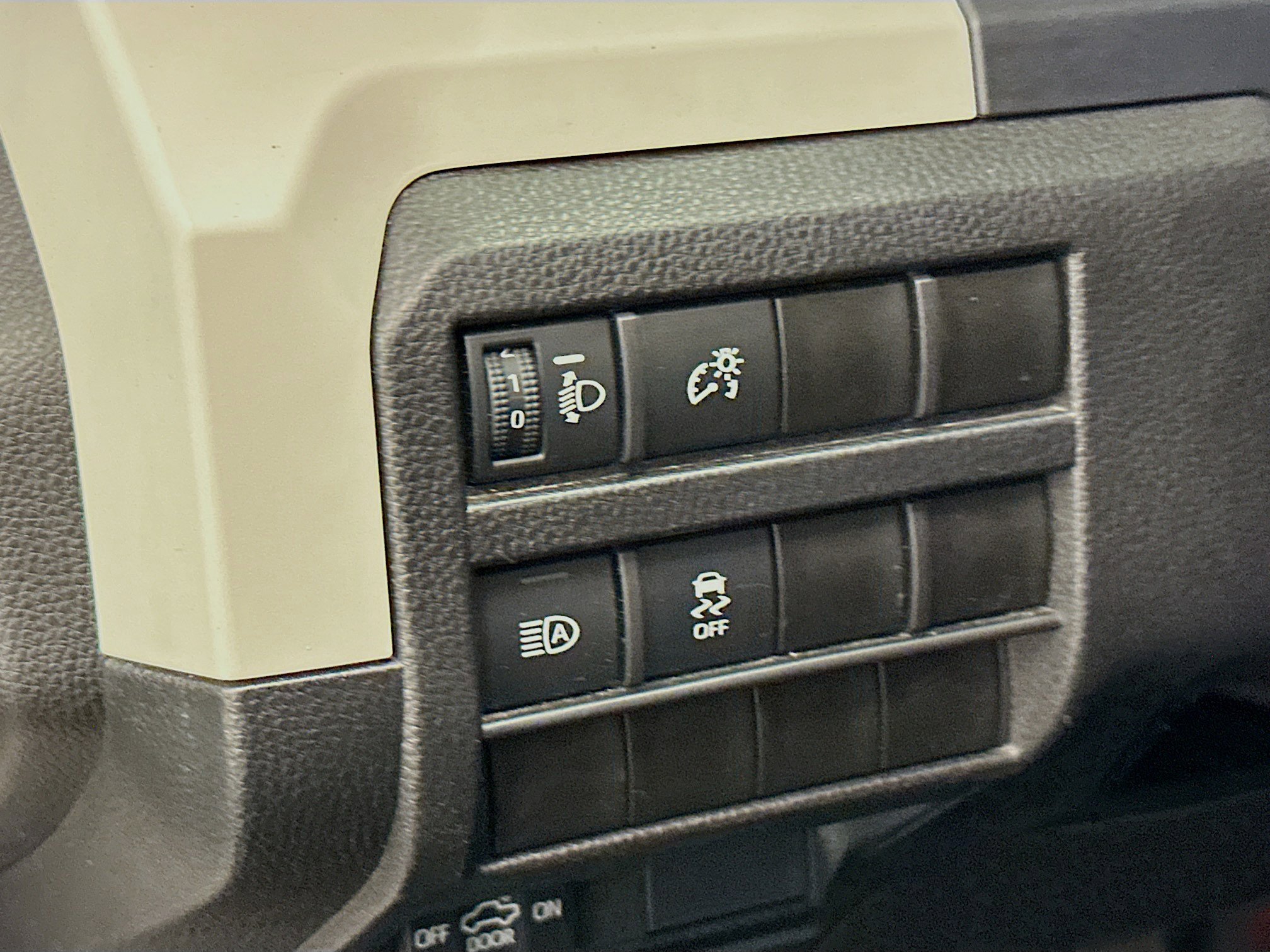 Used 2024 Toyota Tacoma TRD Off-Road image 17