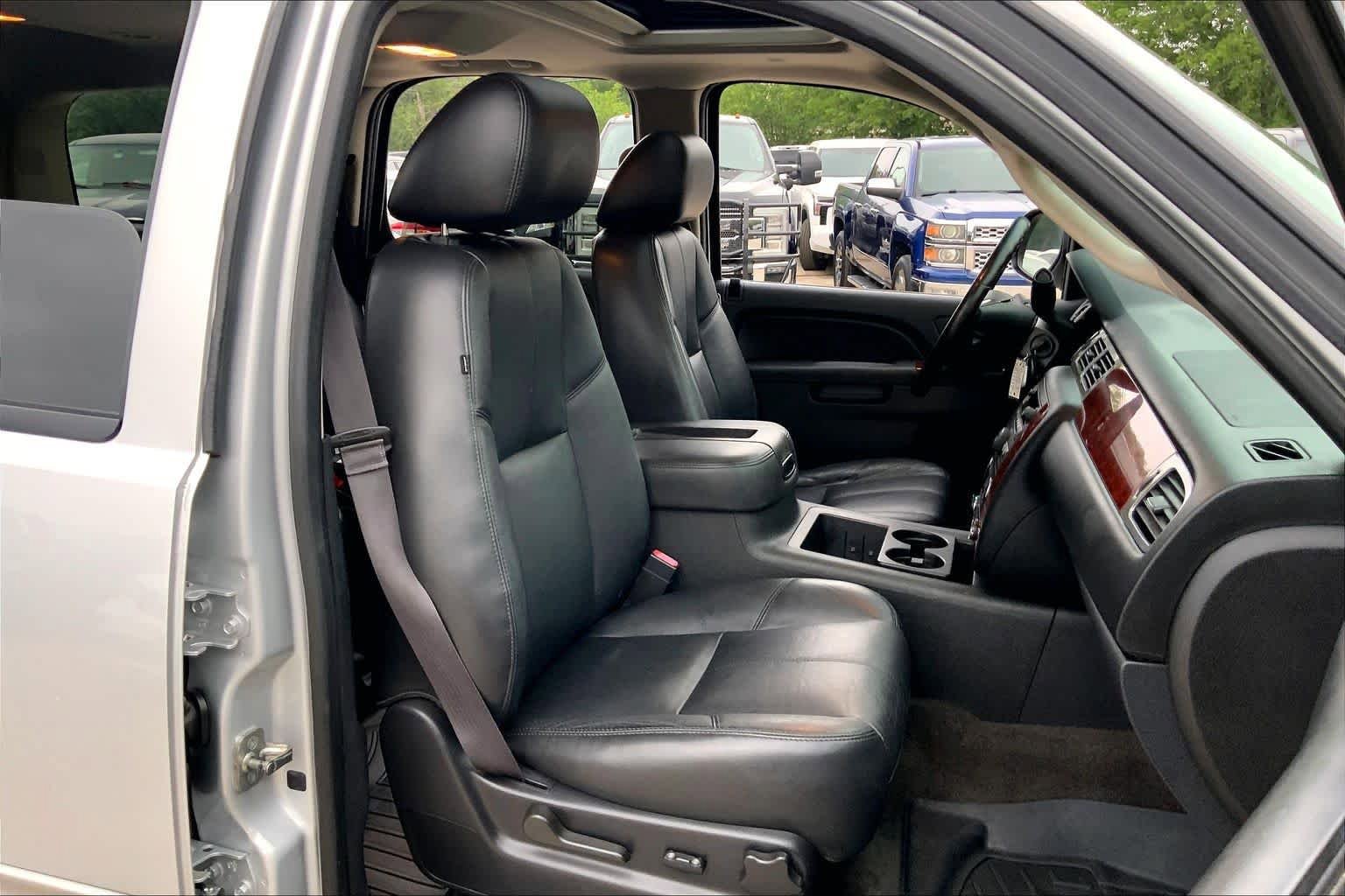 Used 2013 Chevrolet Tahoe LT w/ Texas Edition RWD image 7