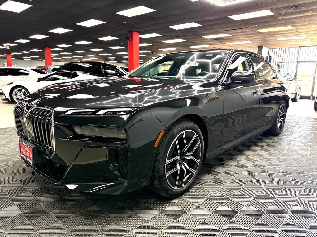 Used 2026 BMW 740i xDrive AWD/4WD image 7