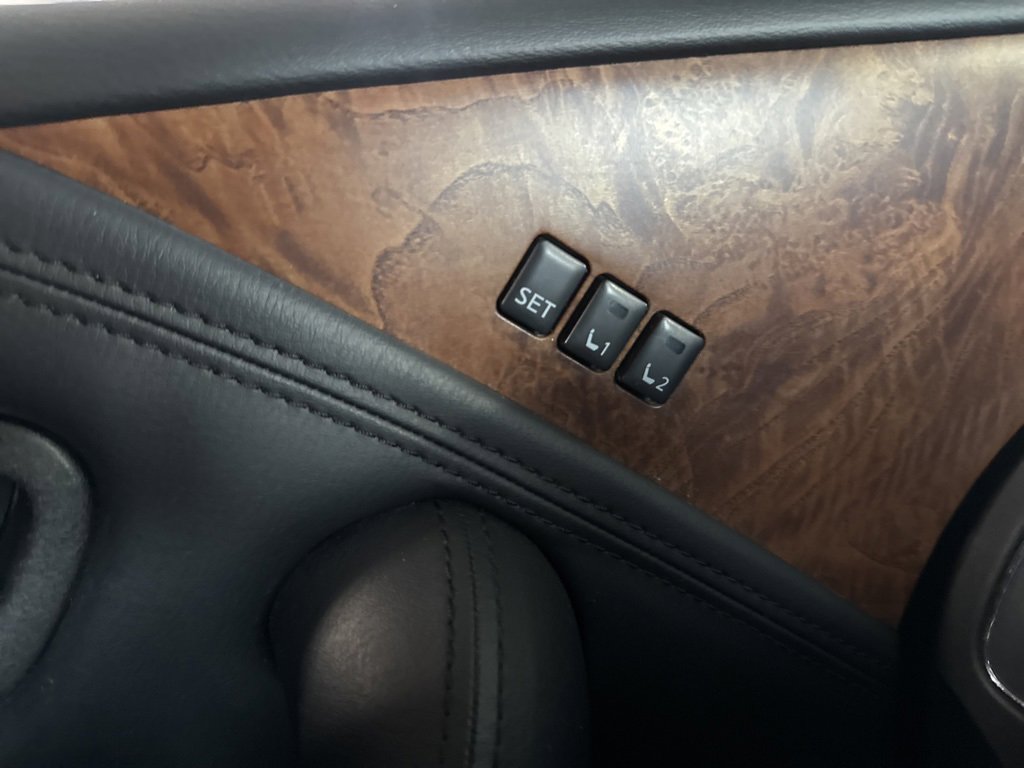 Used 2024 Nissan Armada SL w/ Captain's Chairs Package image 22