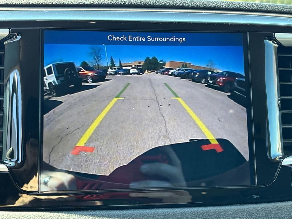 Used 2019 Chrysler Pacifica Touring-L FWD image 31