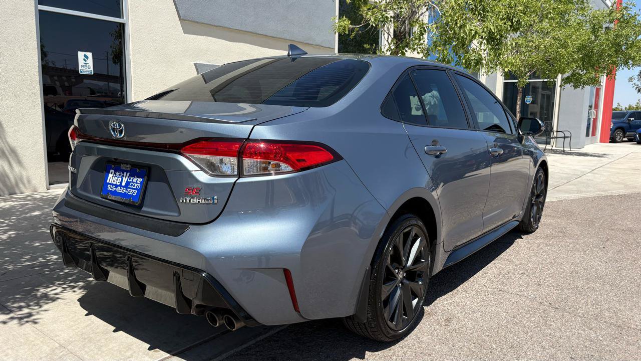 Used 2024 Toyota Corolla SE w/ SE Package FWD image 5